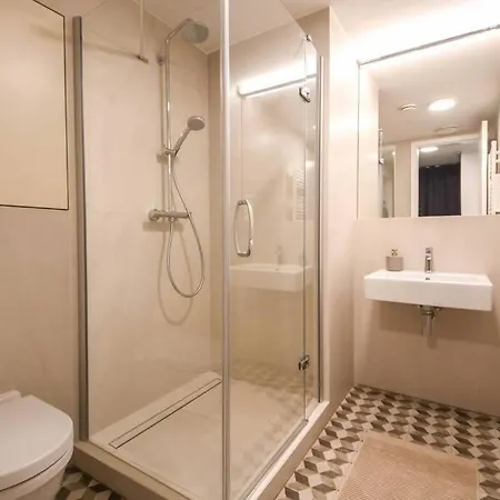 Skypark Luxury With Skyline View & Free Parking Apartment *