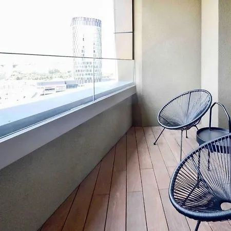 Skypark Luxury With Skyline View & Free Parking Apartment *