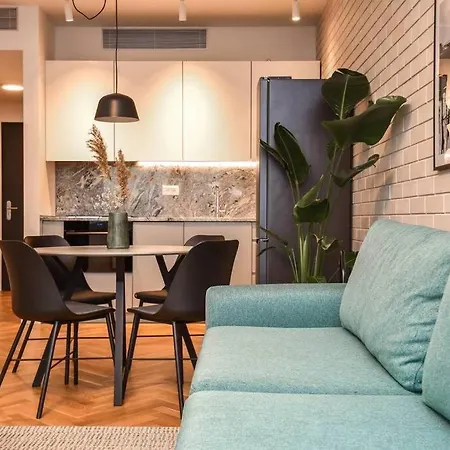 Apartment Skypark Luxury With Skyline View & Free Parking